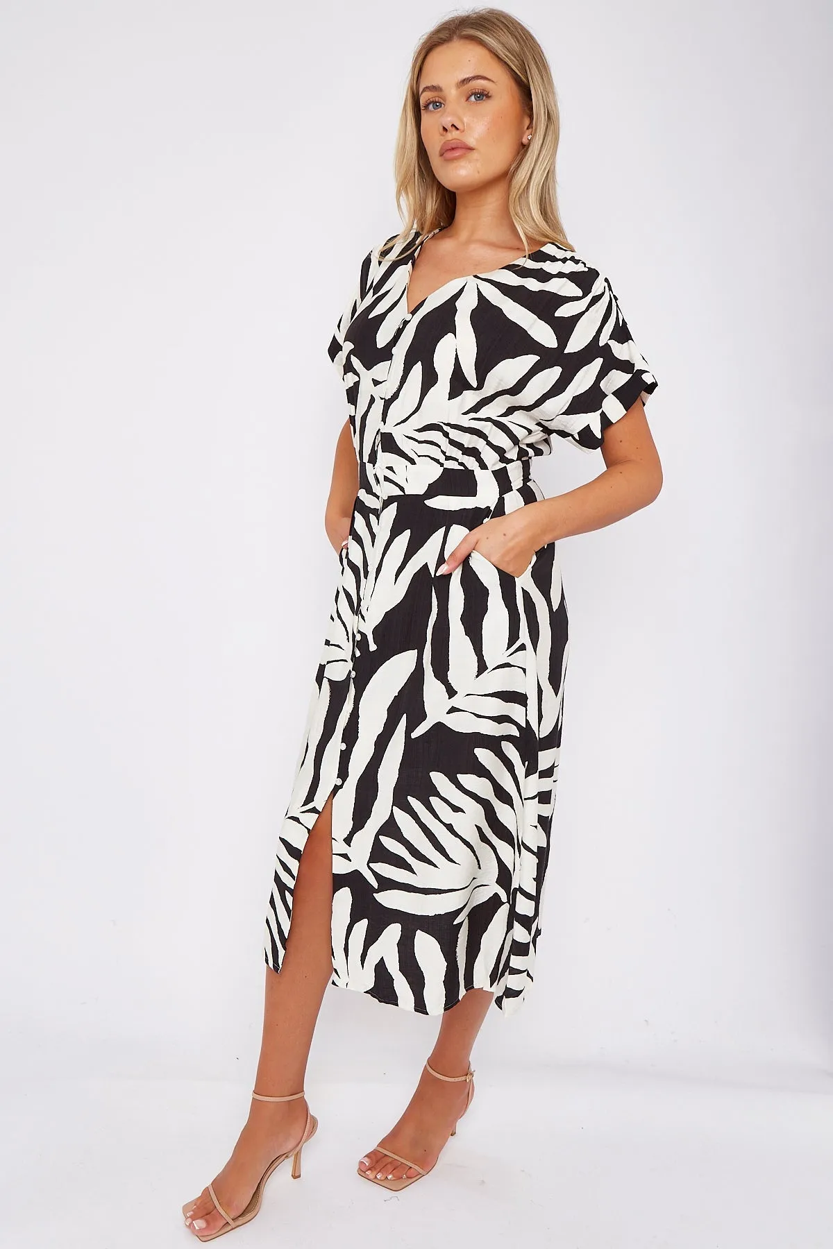 LOVE SUNSHINE Black Leaf Print Short Sleeve V Neck Midi Dress