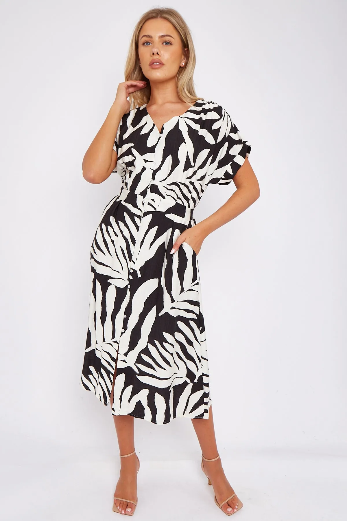 LOVE SUNSHINE Black Leaf Print Short Sleeve V Neck Midi Dress