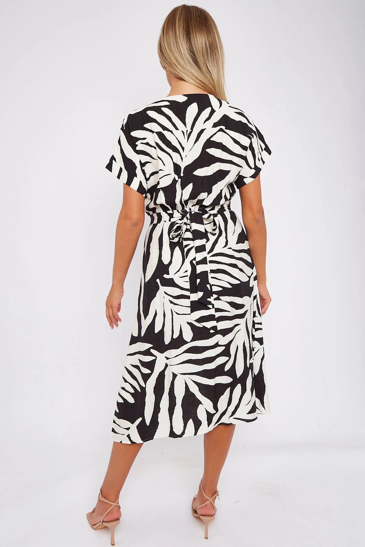 LOVE SUNSHINE Black Leaf Print Short Sleeve V Neck Midi Dress