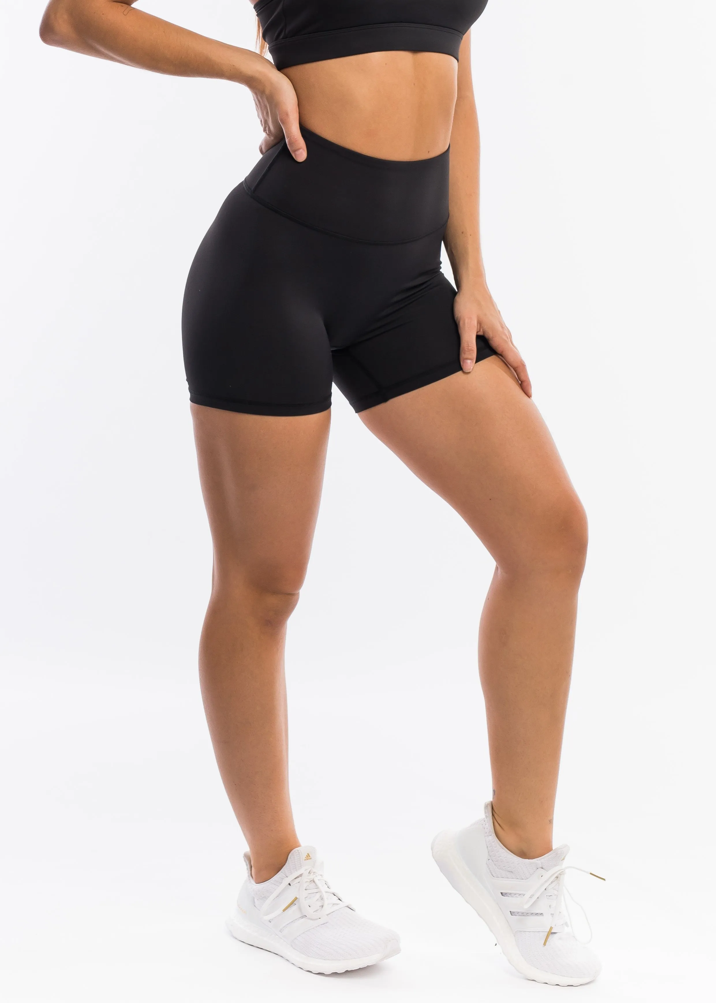 Motion Shorts - Black