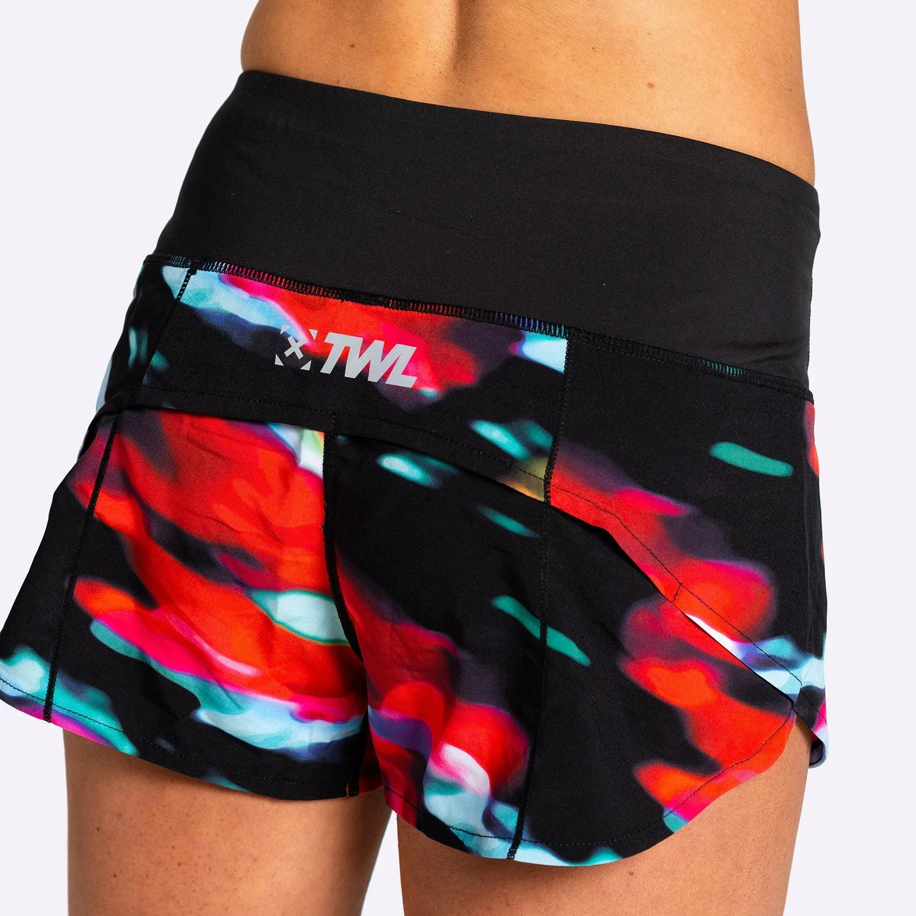 TWL - Women's Motion Shorts - SURGE/BLACK