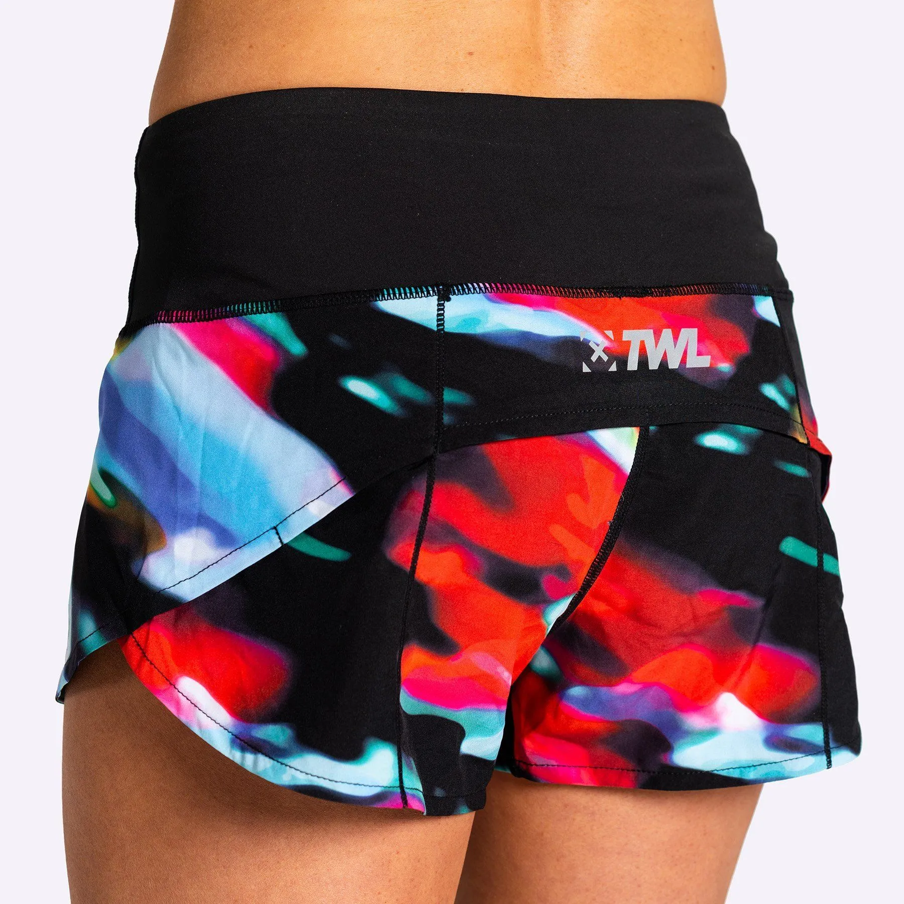 TWL - Women's Motion Shorts - SURGE/BLACK