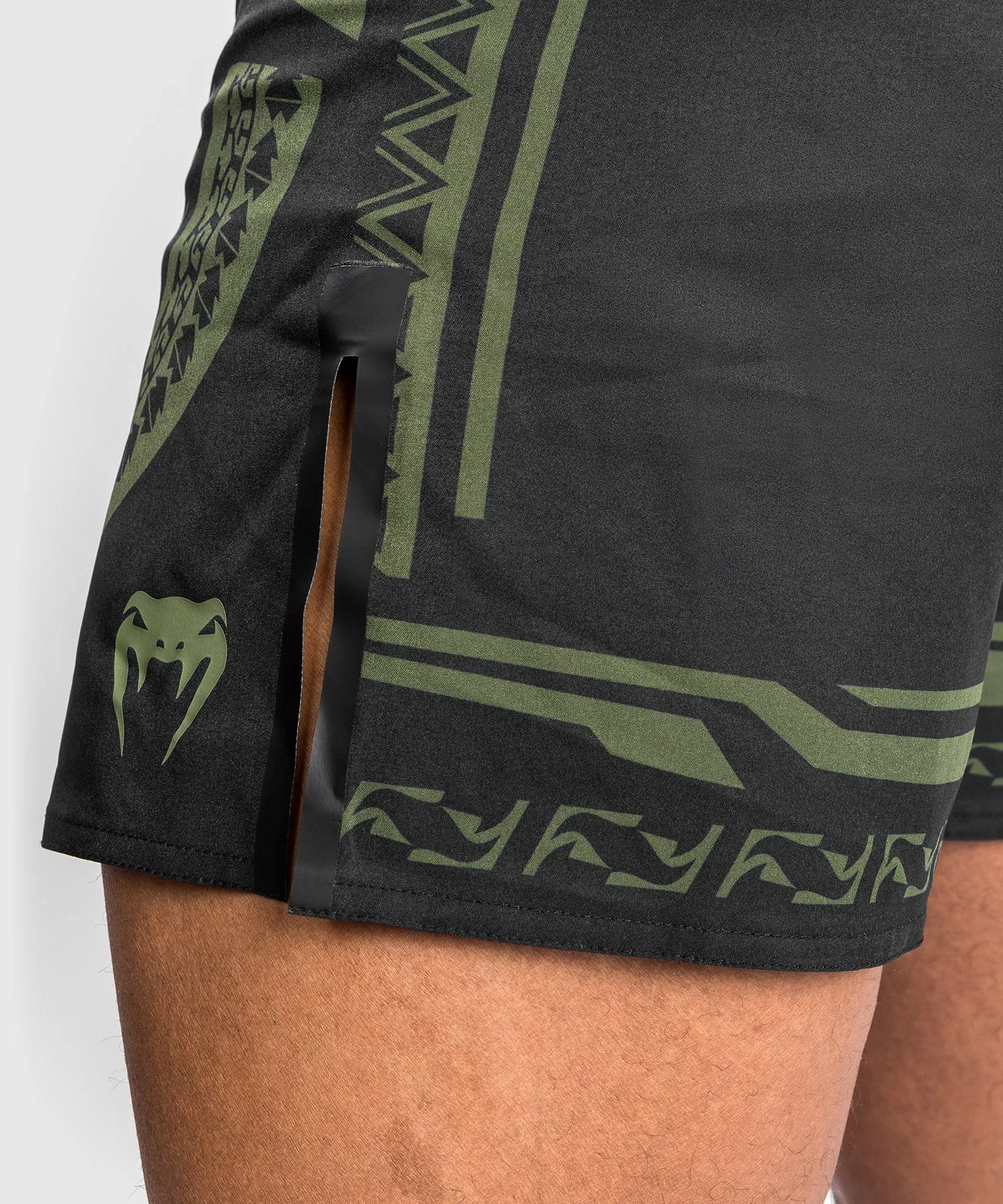 Venum Nakahi Fightshort - Black/Khaki